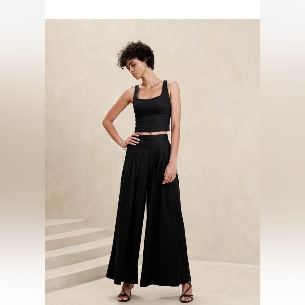 Banana Republic linen blend wide legged cropped pull on pant